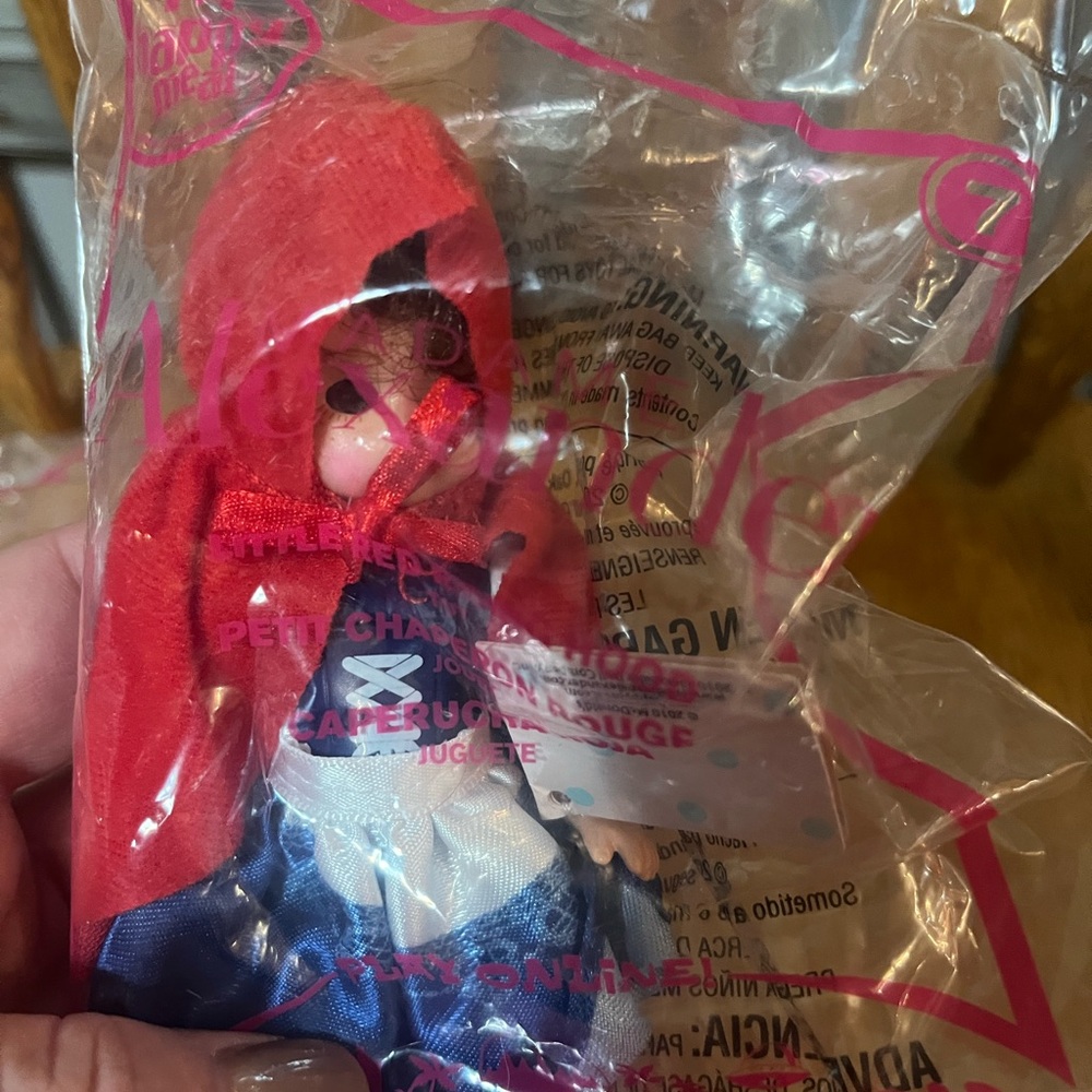 Little Red Riding Hood and Wolf Plush Toy Set/ new in packaging. - Picture 3 of 6